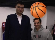 关于德罗巴新星表现优异表现突出，RNG前途光明！赛场气氛高涨的信息