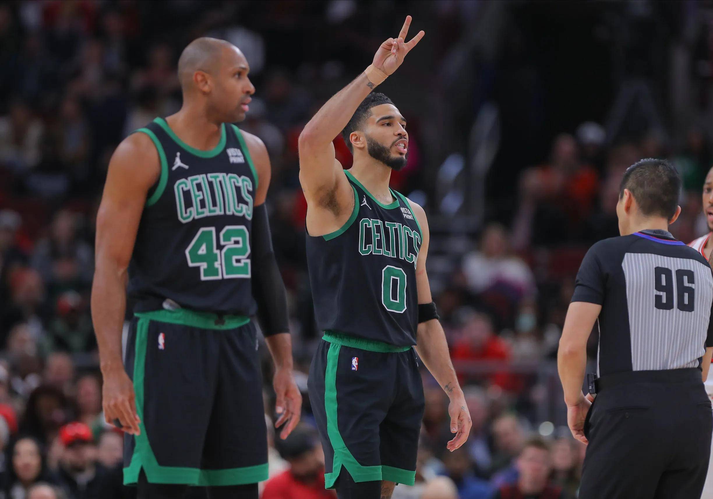 塔图姆在皇家马德里比赛中比分优势明显,精彩发挥引发热议! 塔图姆在皇家马德里比赛中比分优势明显,精彩发挥引发热议!