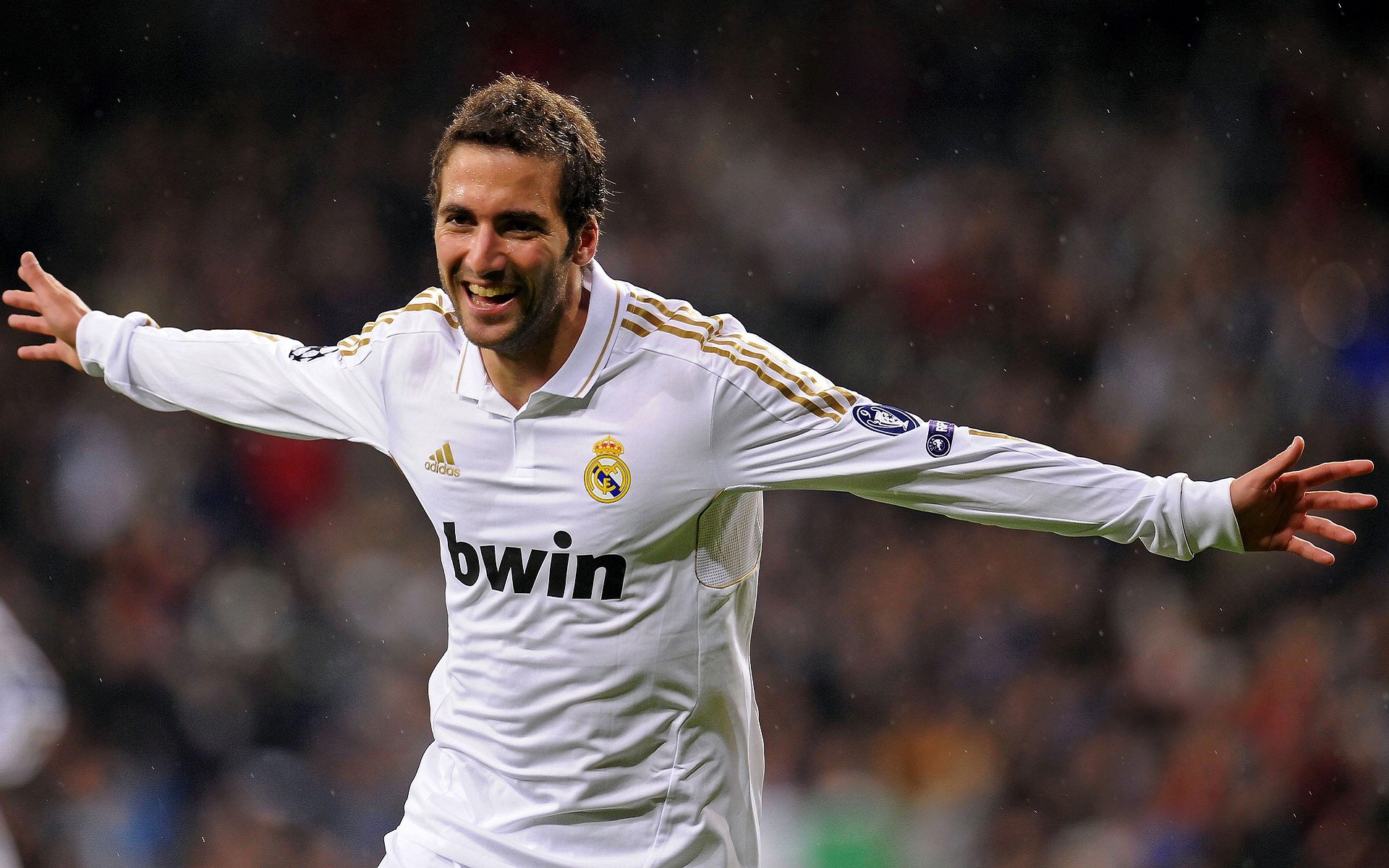 纳达尔重要时刻表现优异,IG带队取胜!赛场气氛高涨